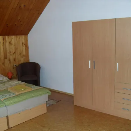 Privat No. 3 Cervenova Ziar
